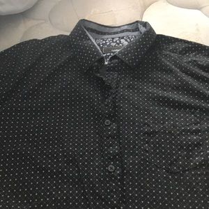 Men’s longsleeve button-down casual shirt